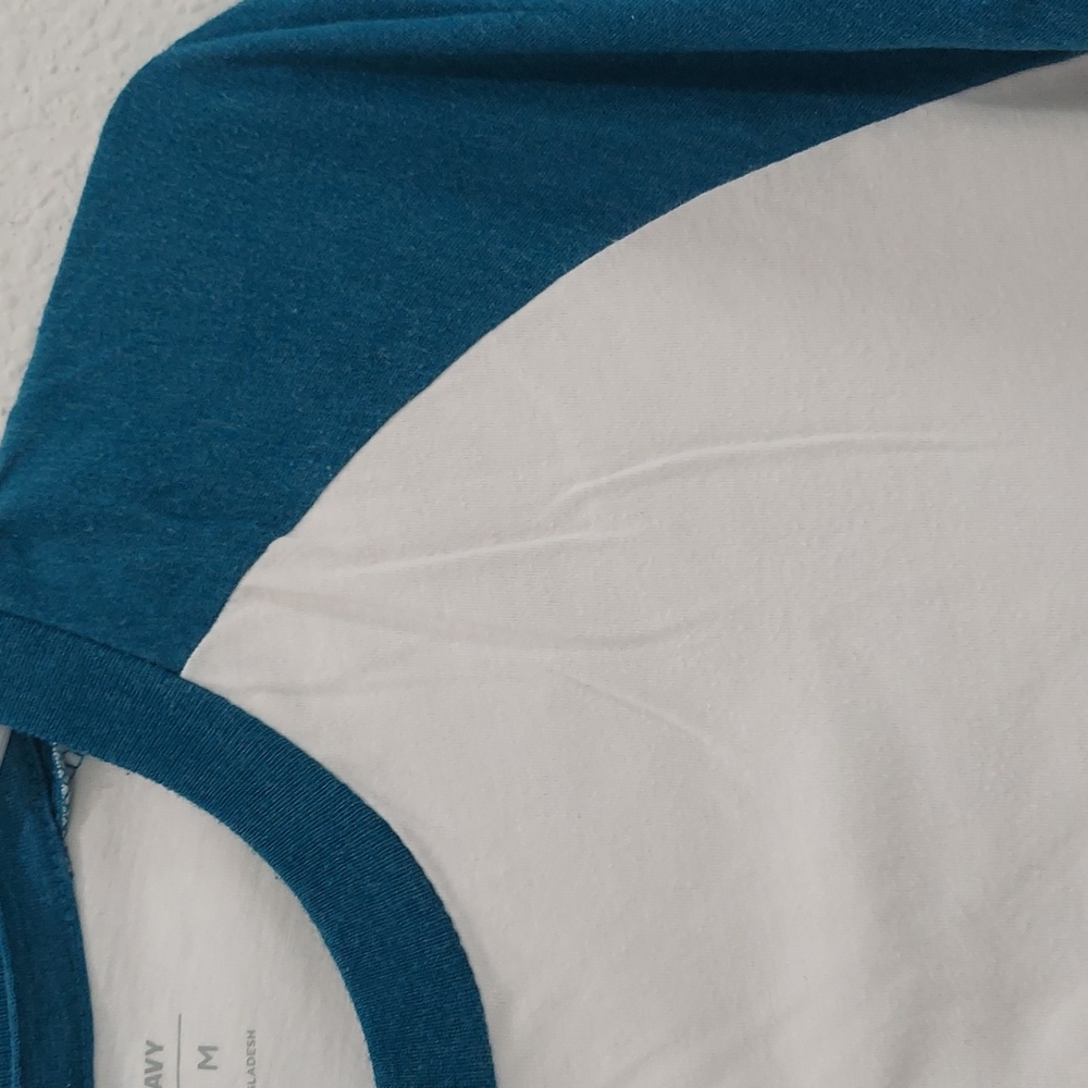 Old Navy Color-Block Raglan T-Shirt - Picture 2 of 4